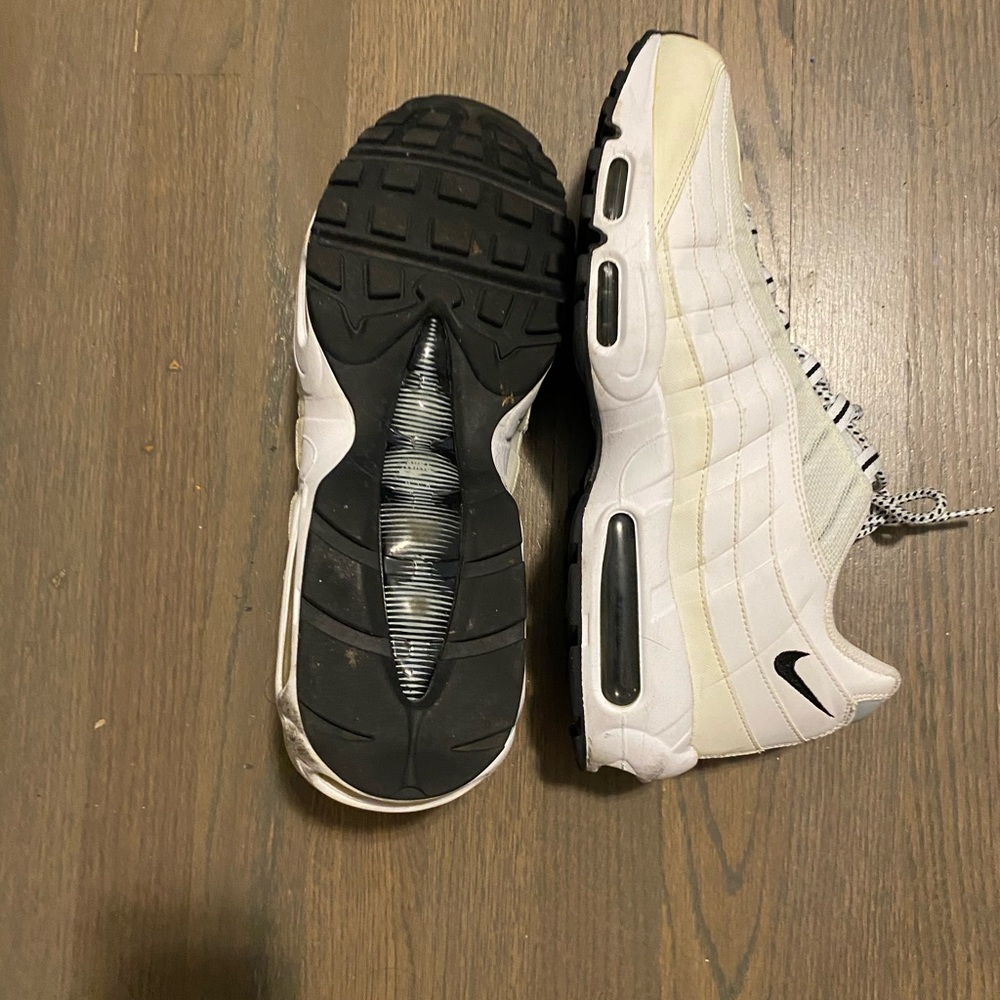 Nike Air Max 95’s in White - Picture 4 of 7